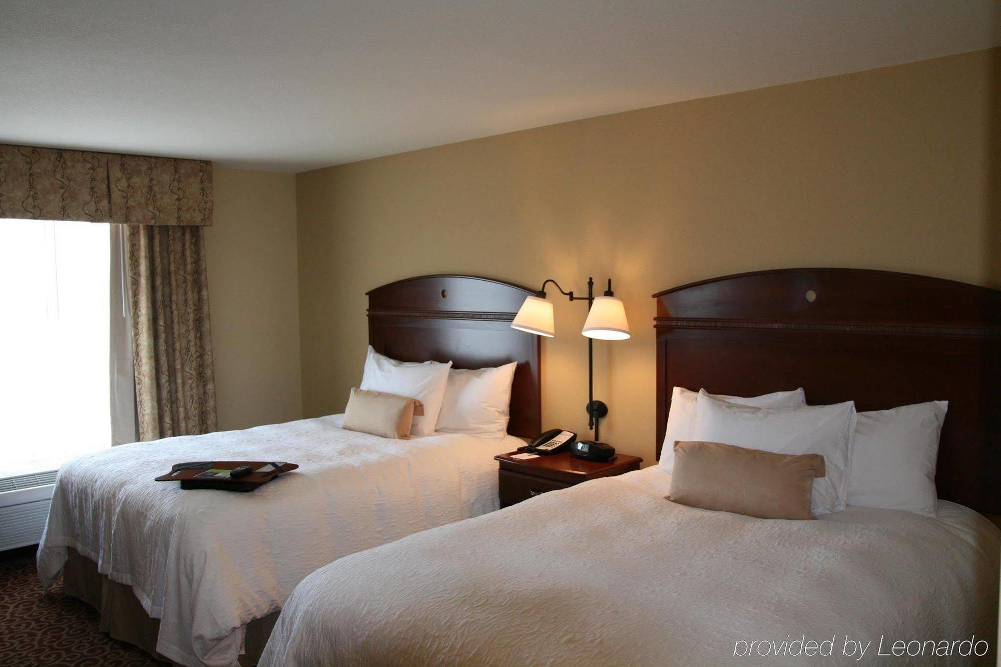 Hampton Inn Elkhorn Lake Geneva Area Szoba fotó